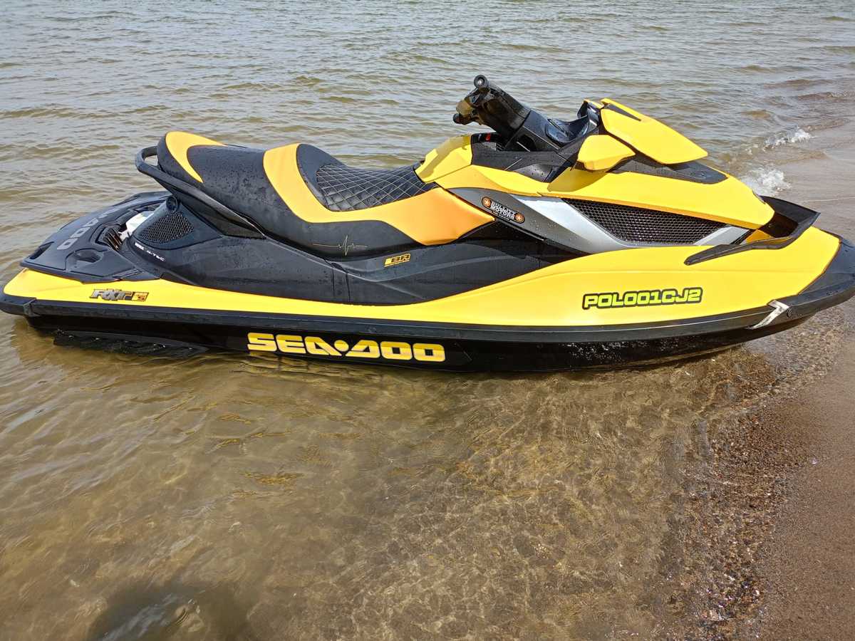 potrącenie mężczyzny skuterem wodnym na Wyspie Sobieszewskie w Gdańsku